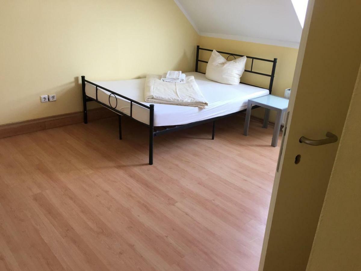 Doppelbettzimmer Mit Bad Кайзерслаутерн Экстерьер фото